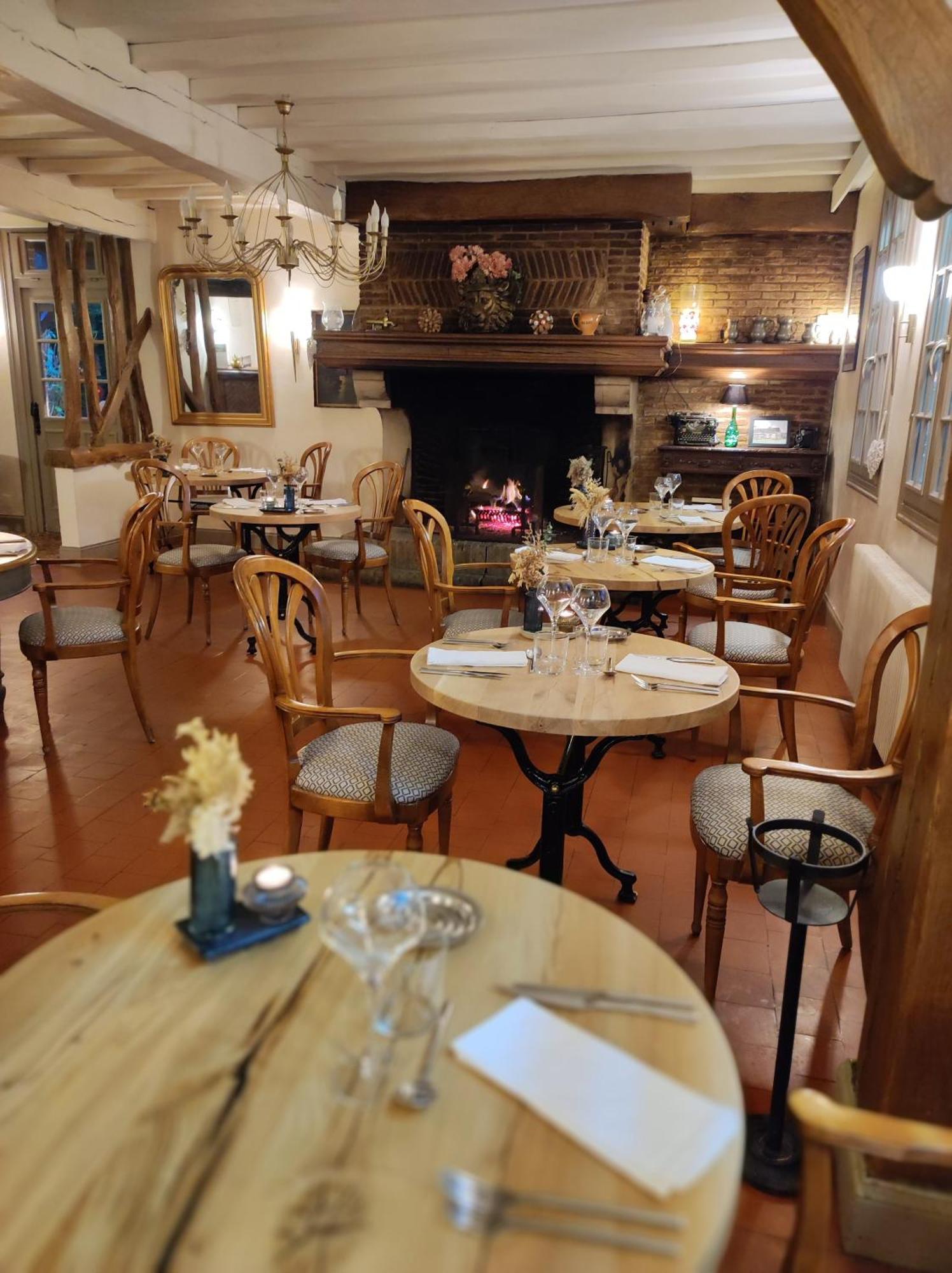 Le Relais Des Dalles - Hotel & Restaurant Сассео-ле-Мокондюи Экстерьер фото