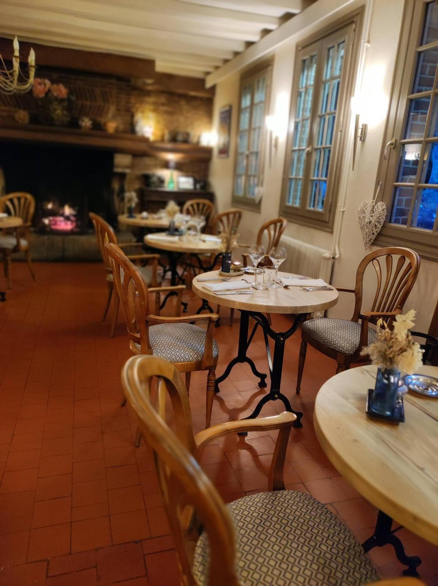 Le Relais Des Dalles - Hotel & Restaurant Сассео-ле-Мокондюи Экстерьер фото
