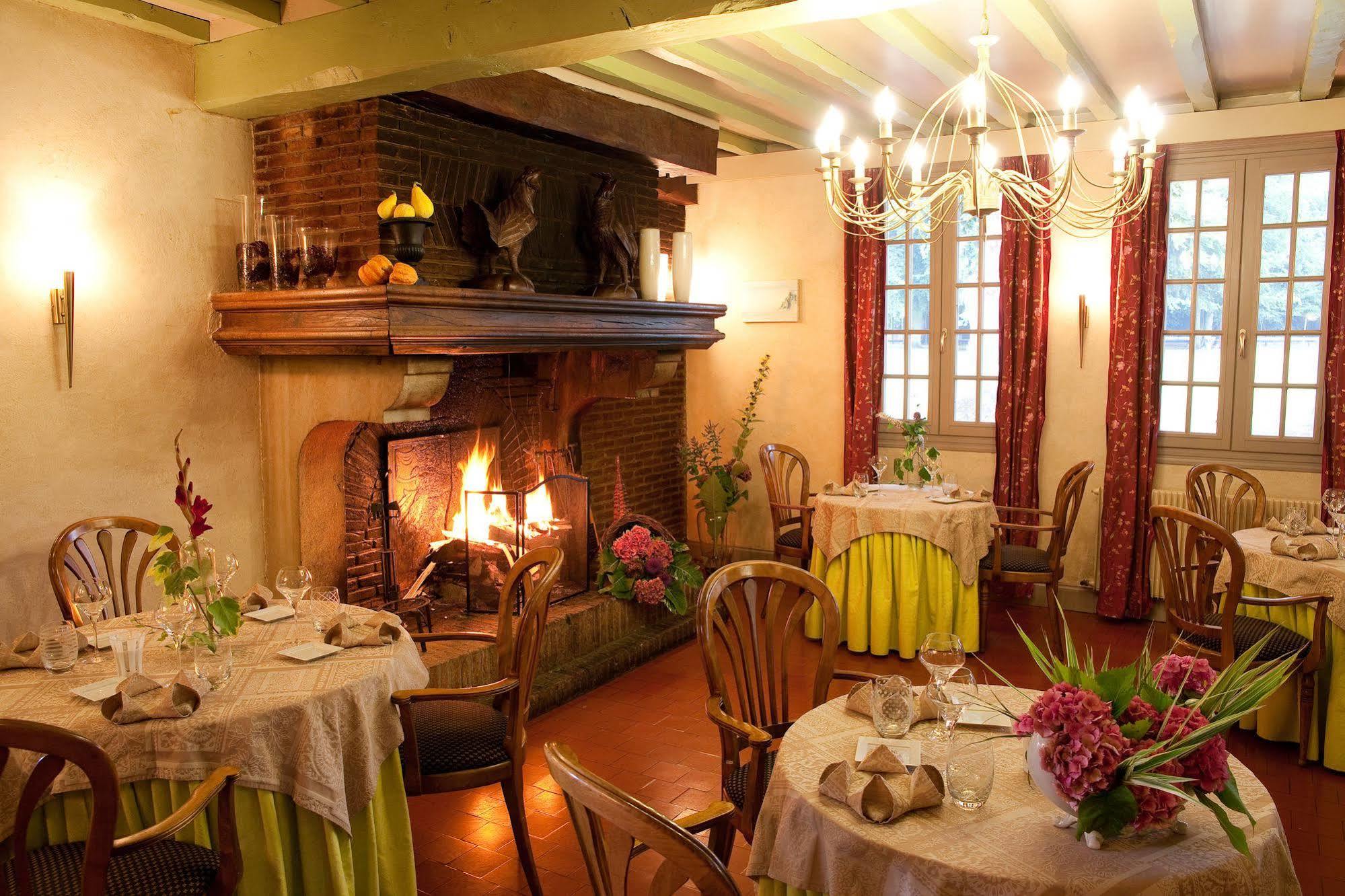 Le Relais Des Dalles - Hotel & Restaurant Сассео-ле-Мокондюи Экстерьер фото