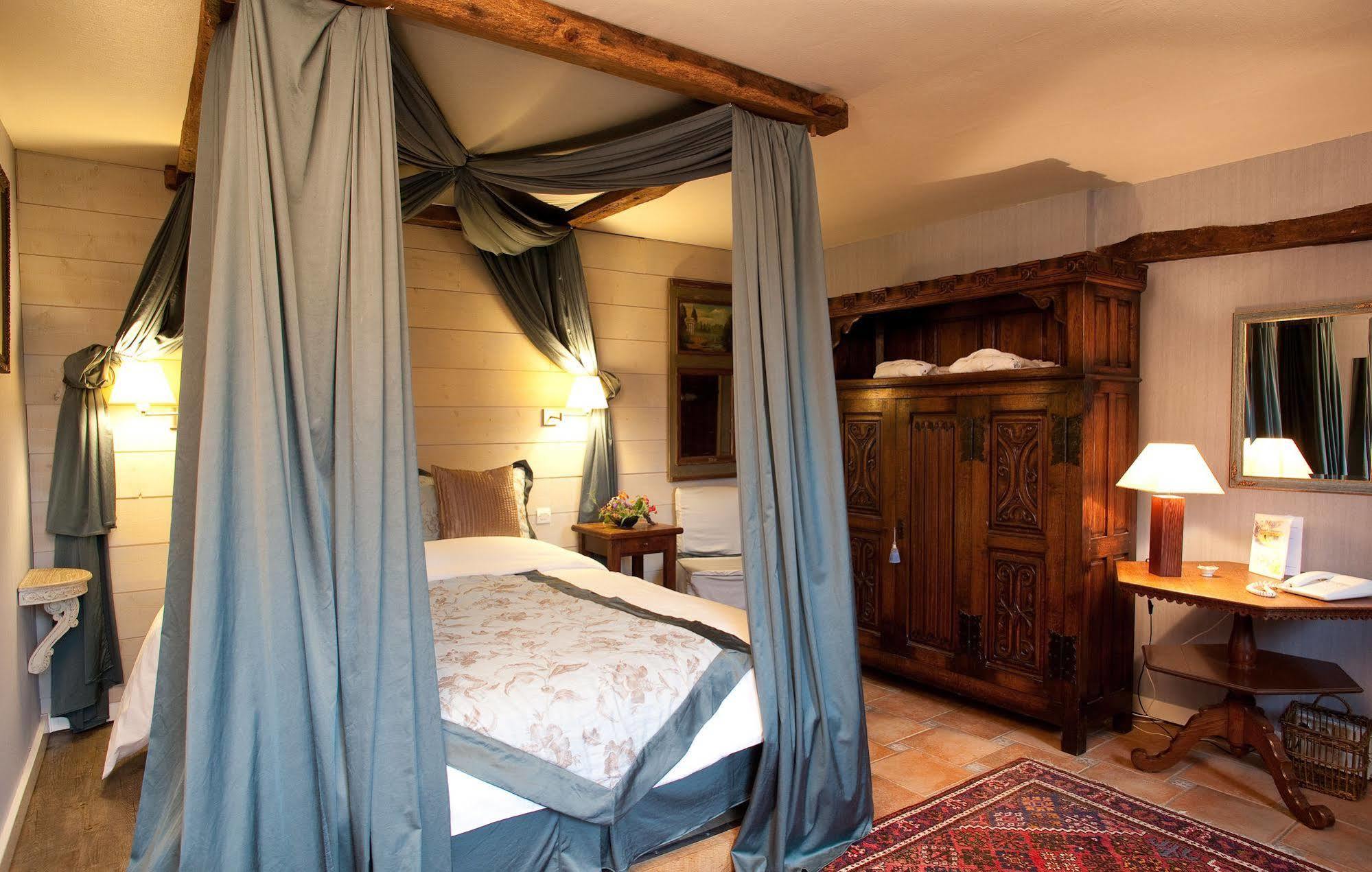 Le Relais Des Dalles - Hotel & Restaurant Сассео-ле-Мокондюи Экстерьер фото