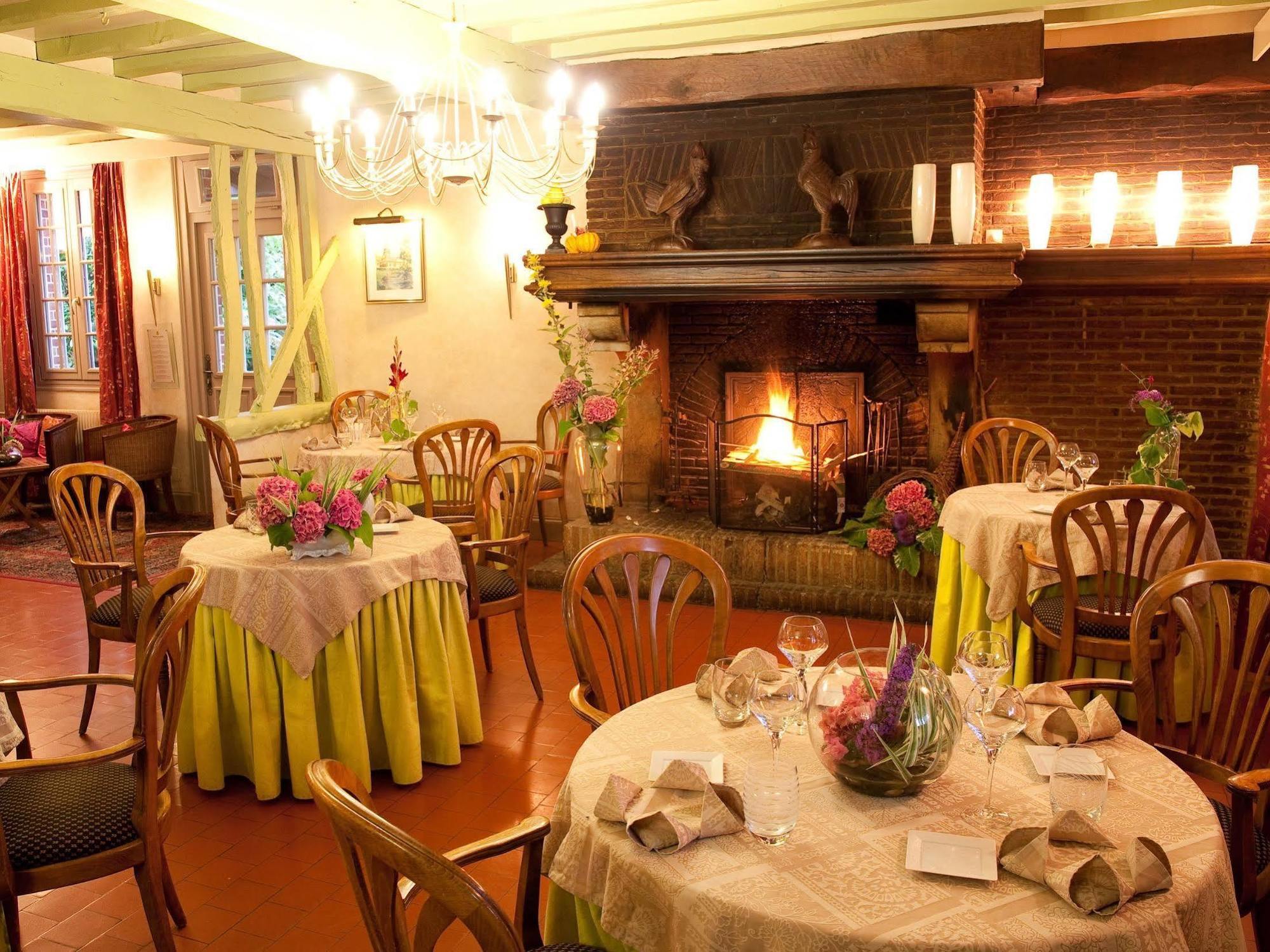 Le Relais Des Dalles - Hotel & Restaurant Сассео-ле-Мокондюи Экстерьер фото