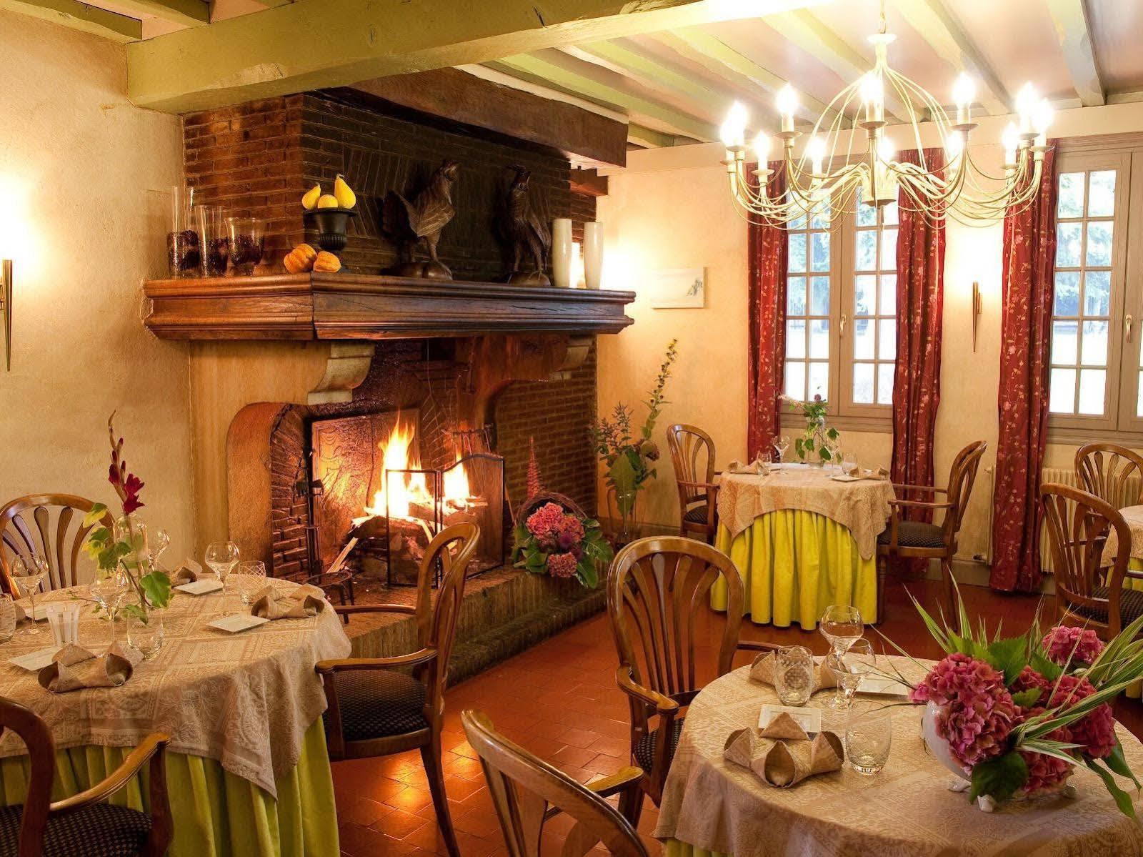 Le Relais Des Dalles - Hotel & Restaurant Сассео-ле-Мокондюи Экстерьер фото